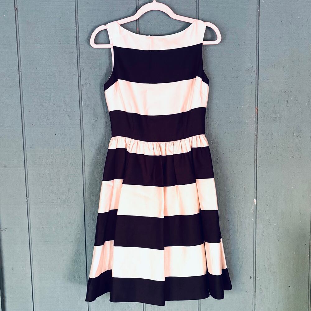 Kate Spade New York "Carolyn" It-Girl Striped Dress -Size 2- Taylor Swift - Picture 3 of 10
